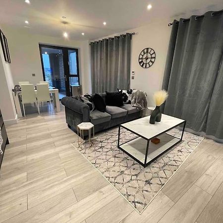 Stylish And Cosy 2 Bedroom Flat In Croydon Ngoại thất bức ảnh