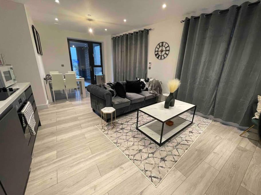 Stylish And Cosy 2 Bedroom Flat In Croydon Ngoại thất bức ảnh