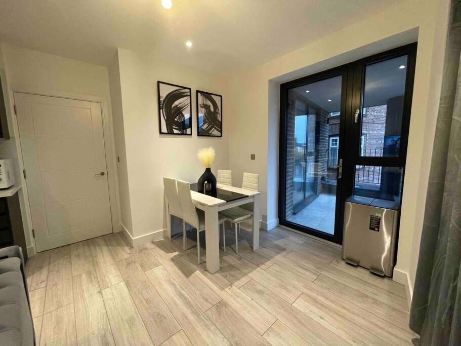 Stylish And Cosy 2 Bedroom Flat In Croydon Ngoại thất bức ảnh
